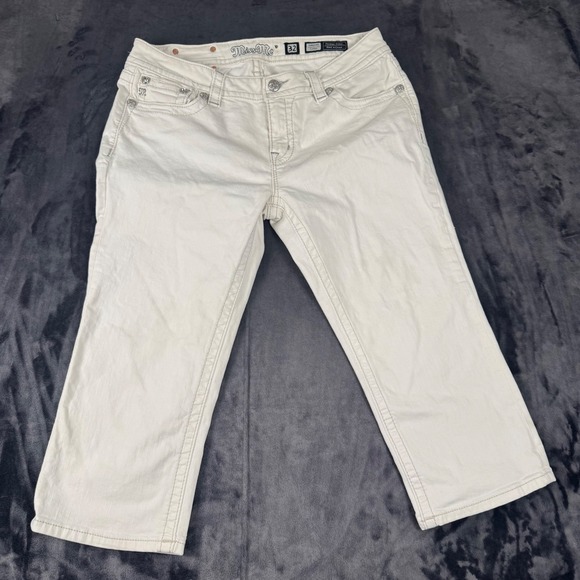 Miss Me Denim - Miss Me Signature Capri Women 32 White Embroidered Rhinestone JP8601P2